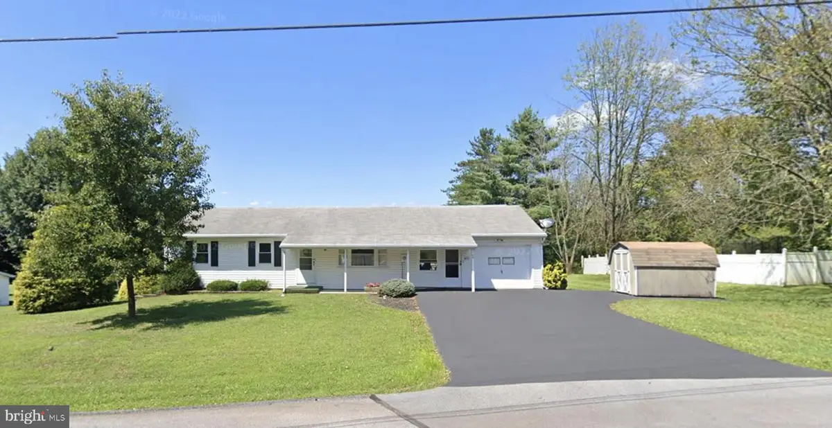 56 Hillview Rd, Birdsboro, PA 19508 - #1