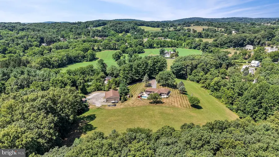 130 Clearfield Ln, Reading, PA 19608 - #2
