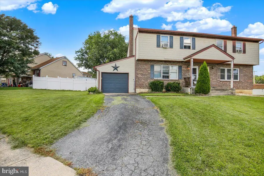 403 Grant Ave, Leesport, PA 19533 - #2