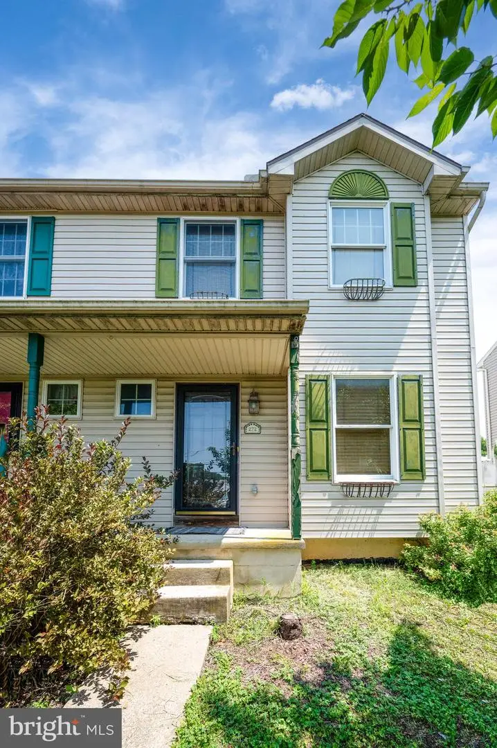 272 N Whiteoak St, Kutztown, PA 19530 - #2