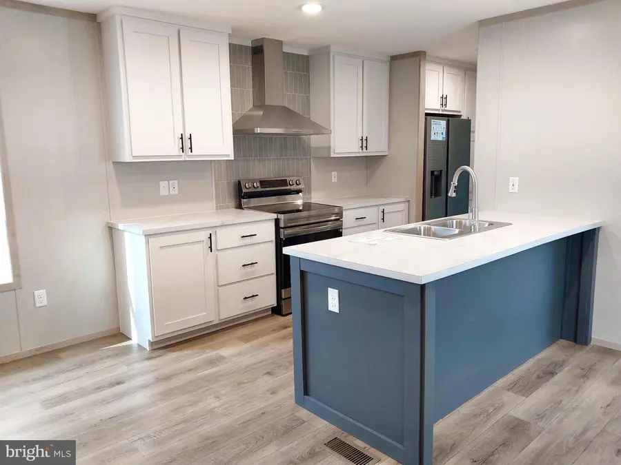 11 Woodland Ln, Mertztown, PA 19539 - #2