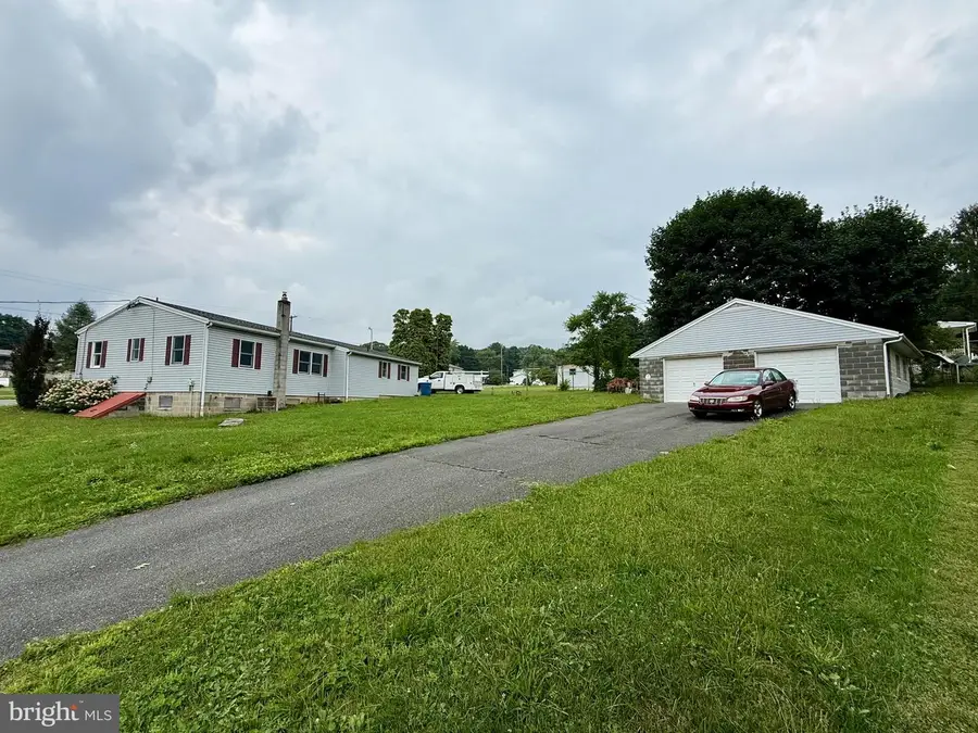 29 Elm Ave, Temple, PA 19560 - #3
