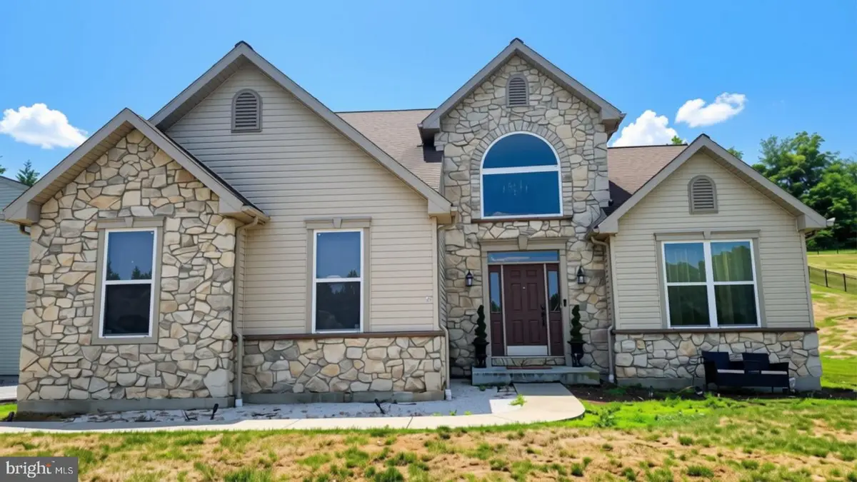 433 Eagleview Dr, Mohrsville, PA 19541 - #1