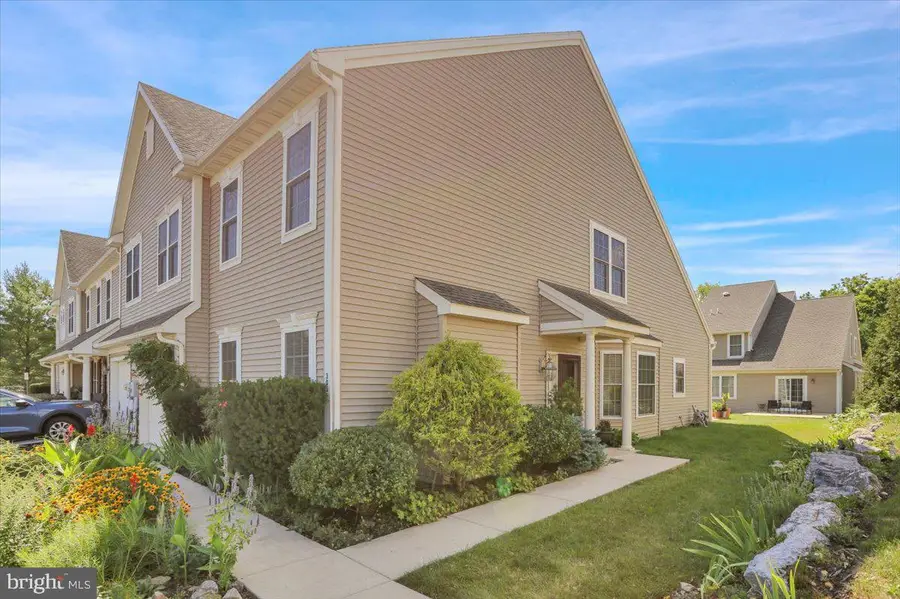 305 Emerald Ln, Reading, PA 19610 - #2
