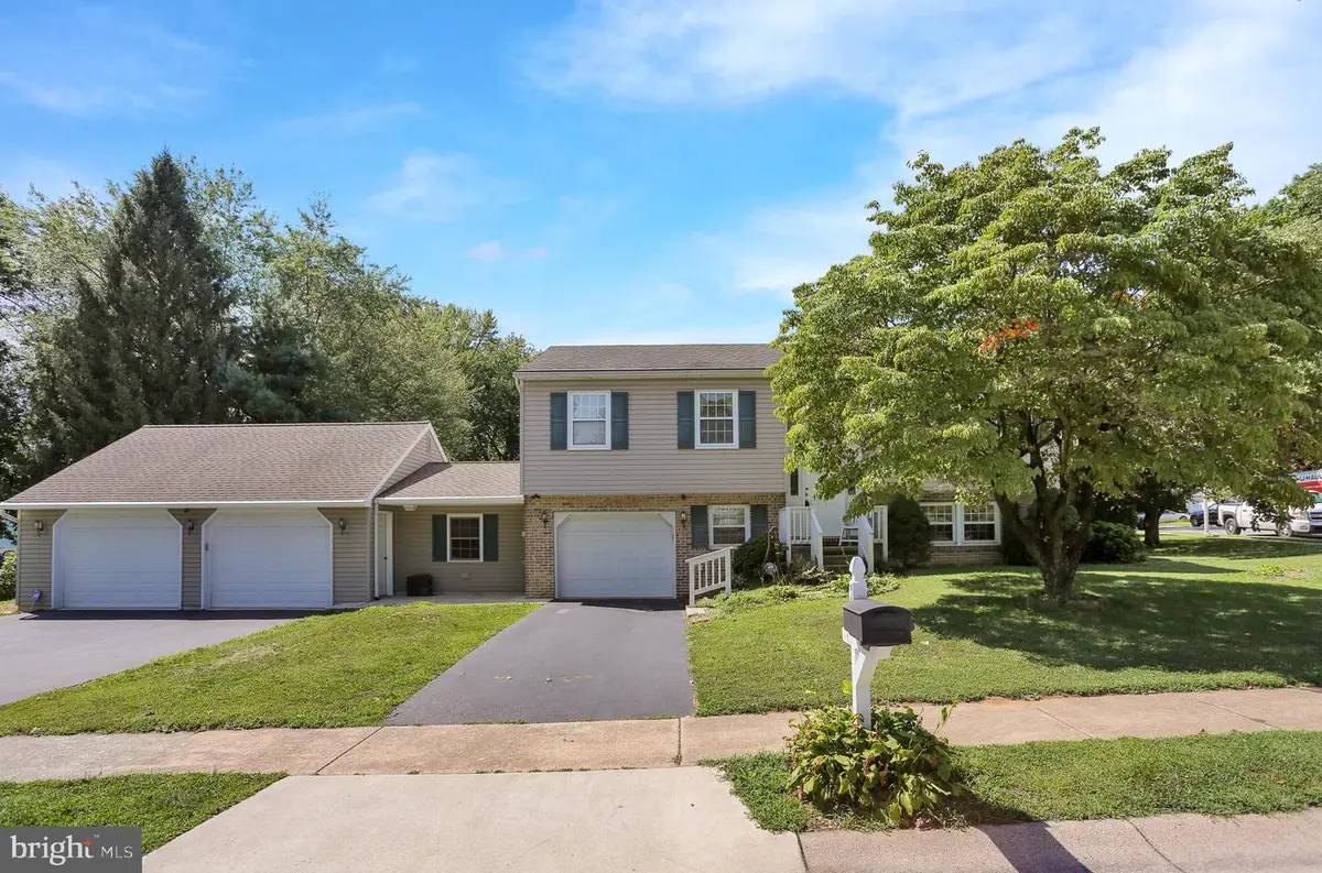 320 N Walnut St, Wernersville, PA 19565 - #1