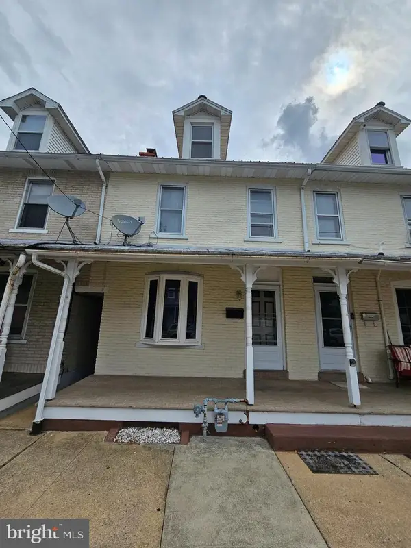 29 Spruce St, TOPTON, PA 19562