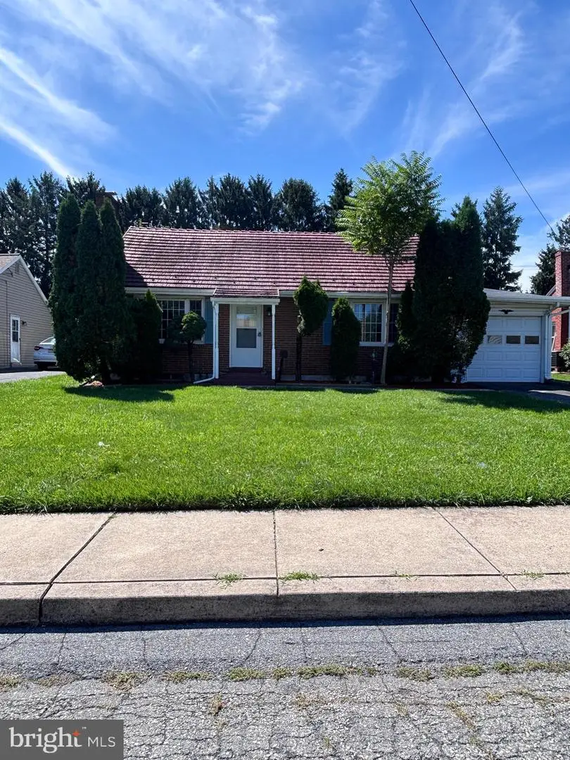 590 College Garden Dr, Kutztown, PA 19530 - #1