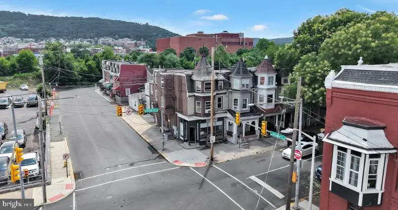 351 N 6th St, Reading, PA 19601 - #1