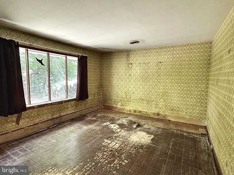 420 Chapel Hill Rd, Sinking Spring, PA 19608 - #2