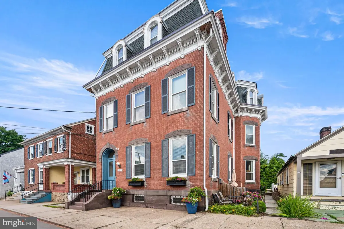 123 W Philadelphia Ave, Boyertown, PA 19512 - #1