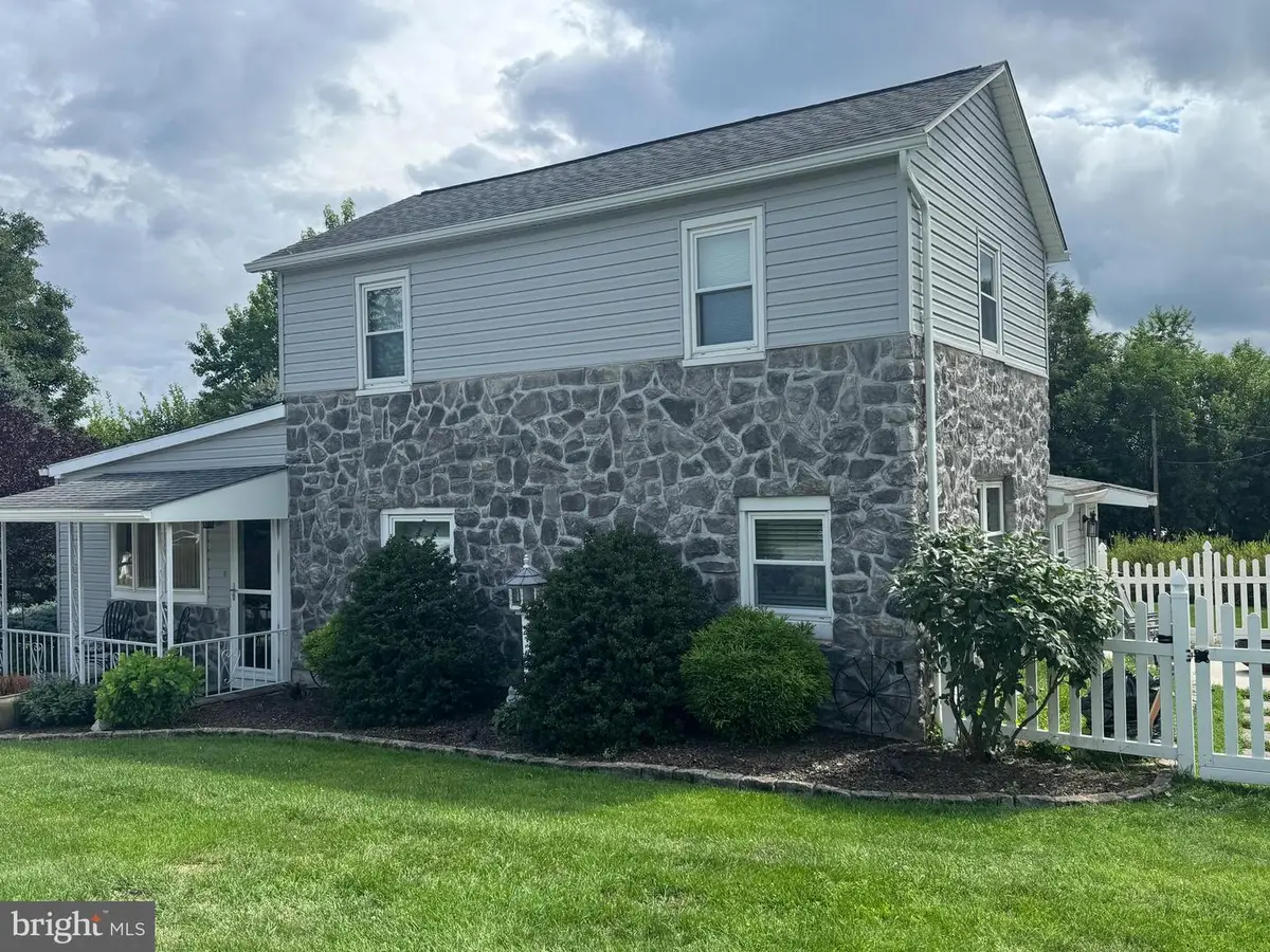 513 Pershing Blvd, Reading, PA 19607 - #1