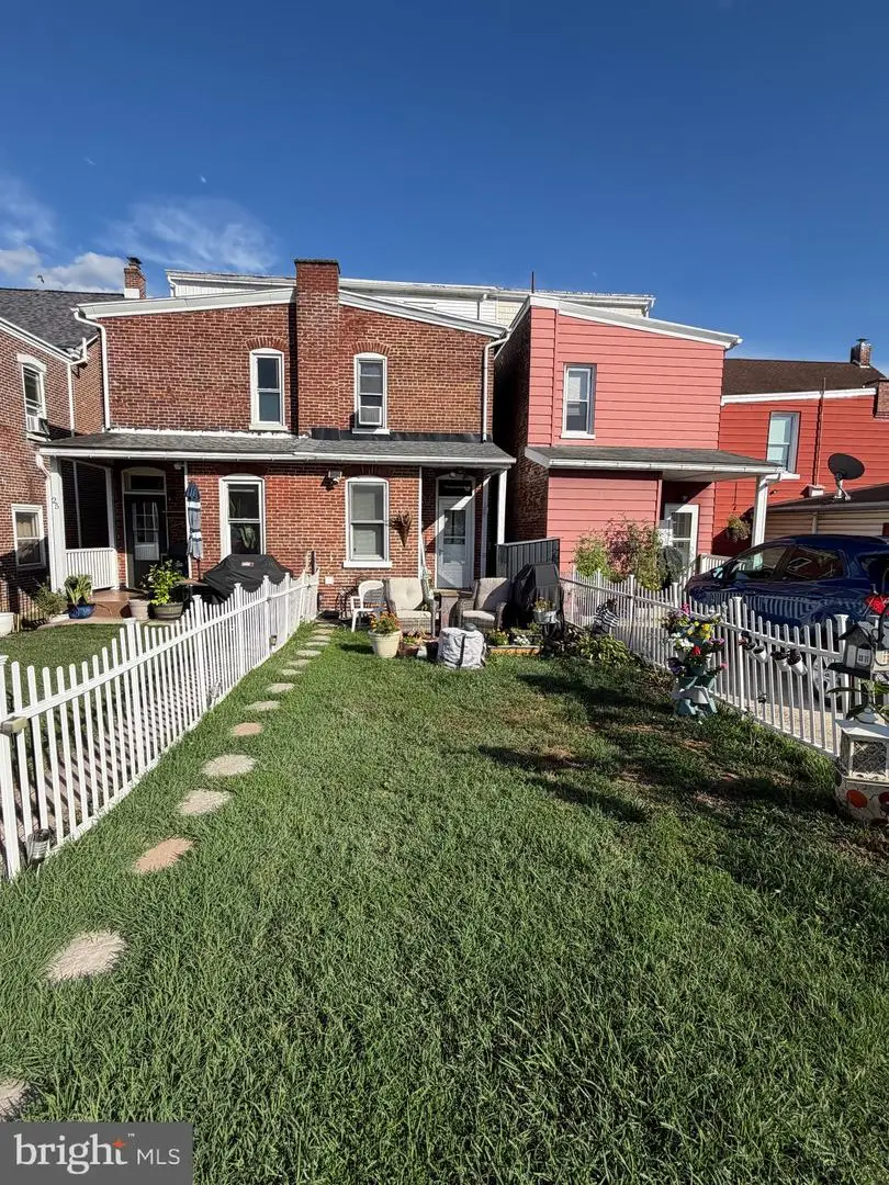 27 S Chestnut St, Boyertown, PA 19512 - #3