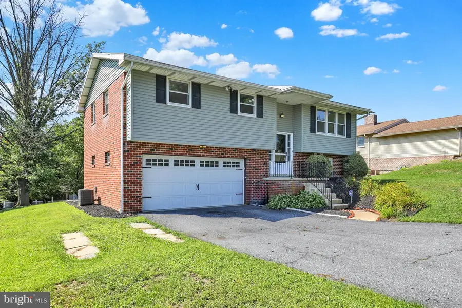 520 Edison Ct, Reading, PA 19605 - #2
