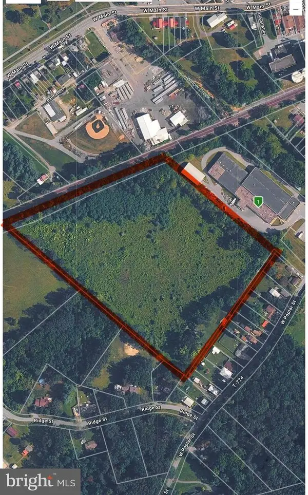 223 W Poplar St, FLEETWOOD, PA 19522