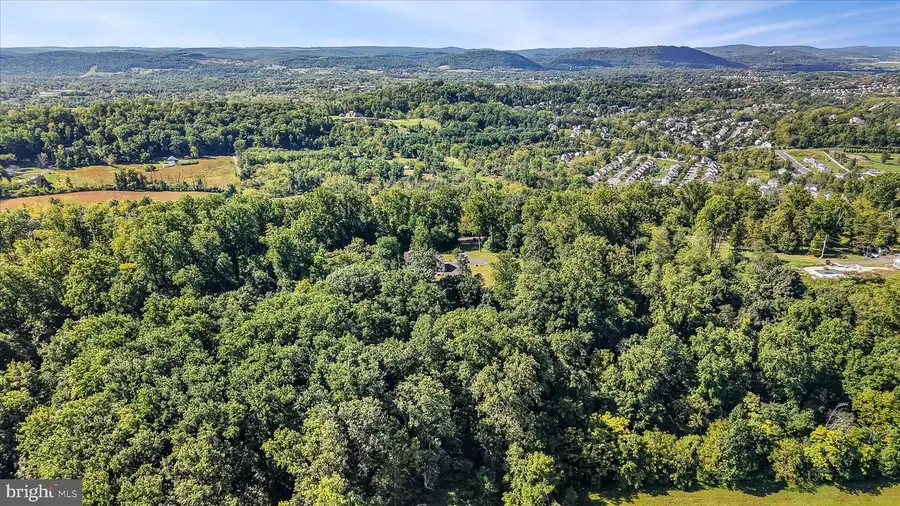 69 Santa Maria Dr, Reading, PA 19606 - #2