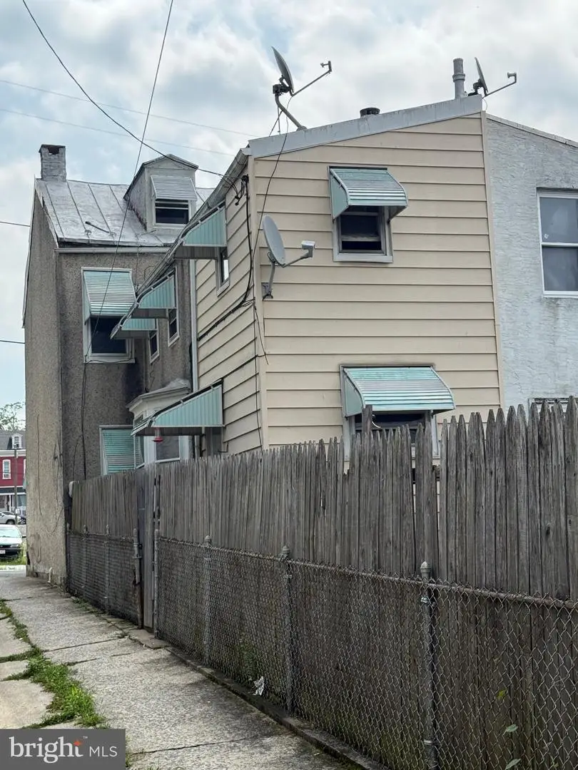 210 S 11th St, Reading, PA 19602 - #2