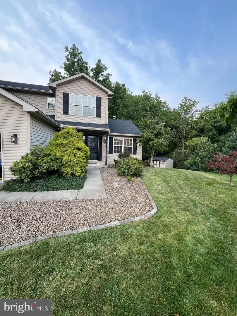 11 Tulpehocken Ct, Womelsdorf, PA 19567 - #2