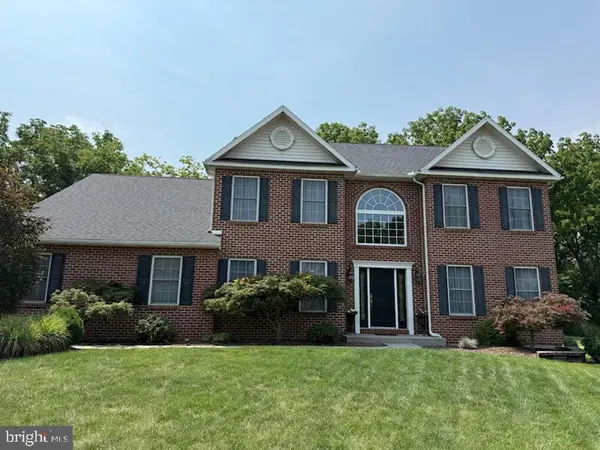 14 Lady Diana Dr, READING, PA 19605