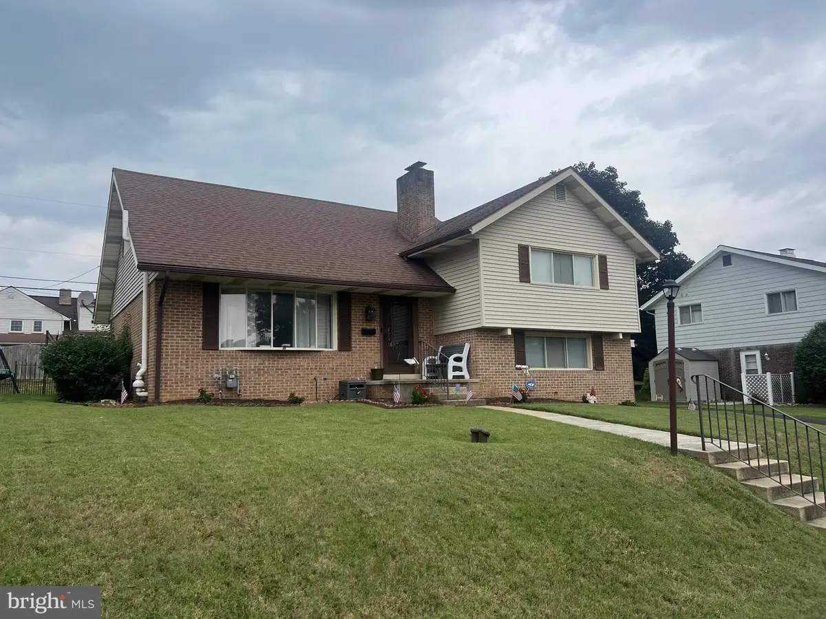 1409 Durwood Dr, Reading, PA 19609 - #1