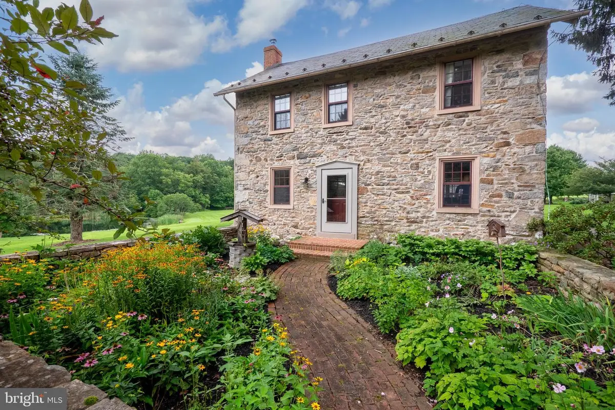 271 Wetzel Rd, Macungie, PA 18062 - #1