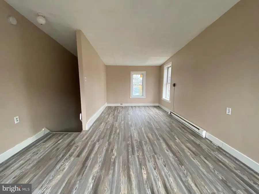 22 Orange St, Reading, PA 19602 - #2