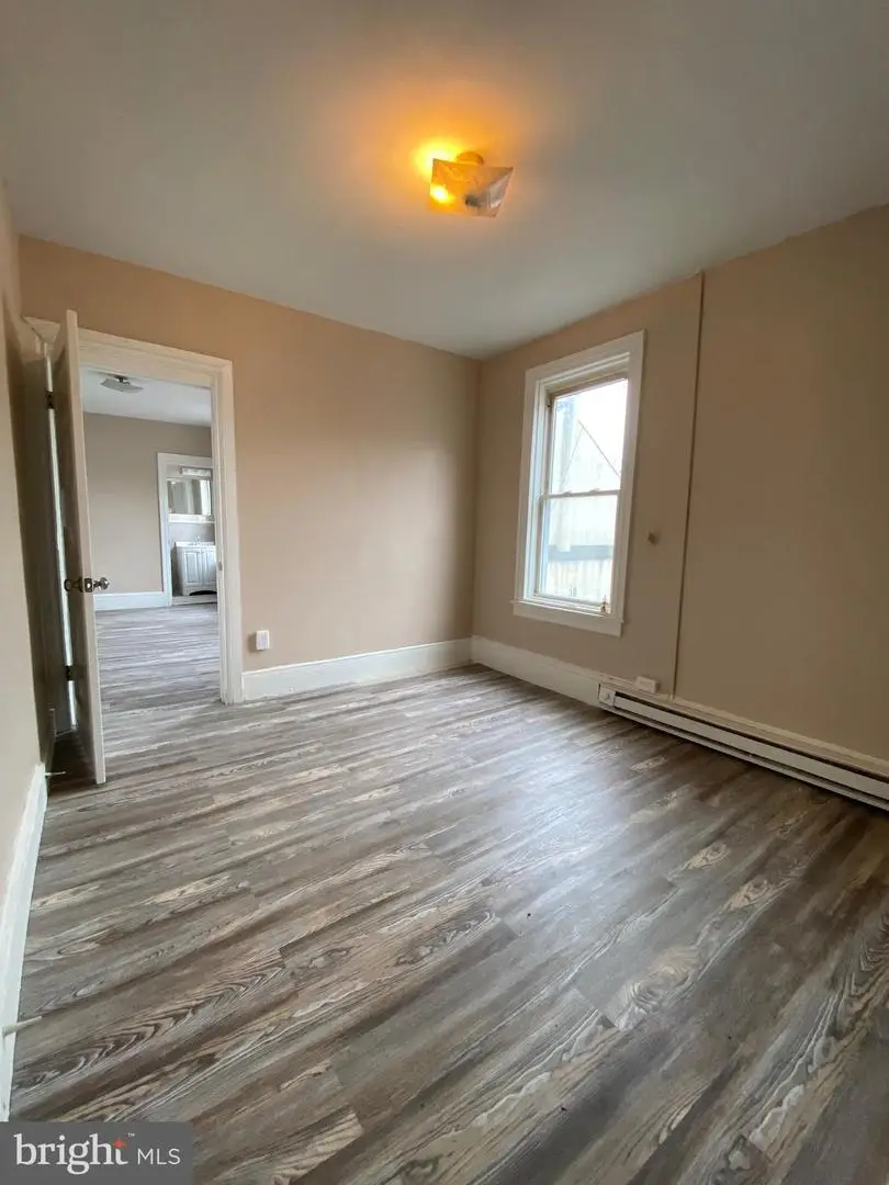 22 Orange St, Reading, PA 19602 - #3