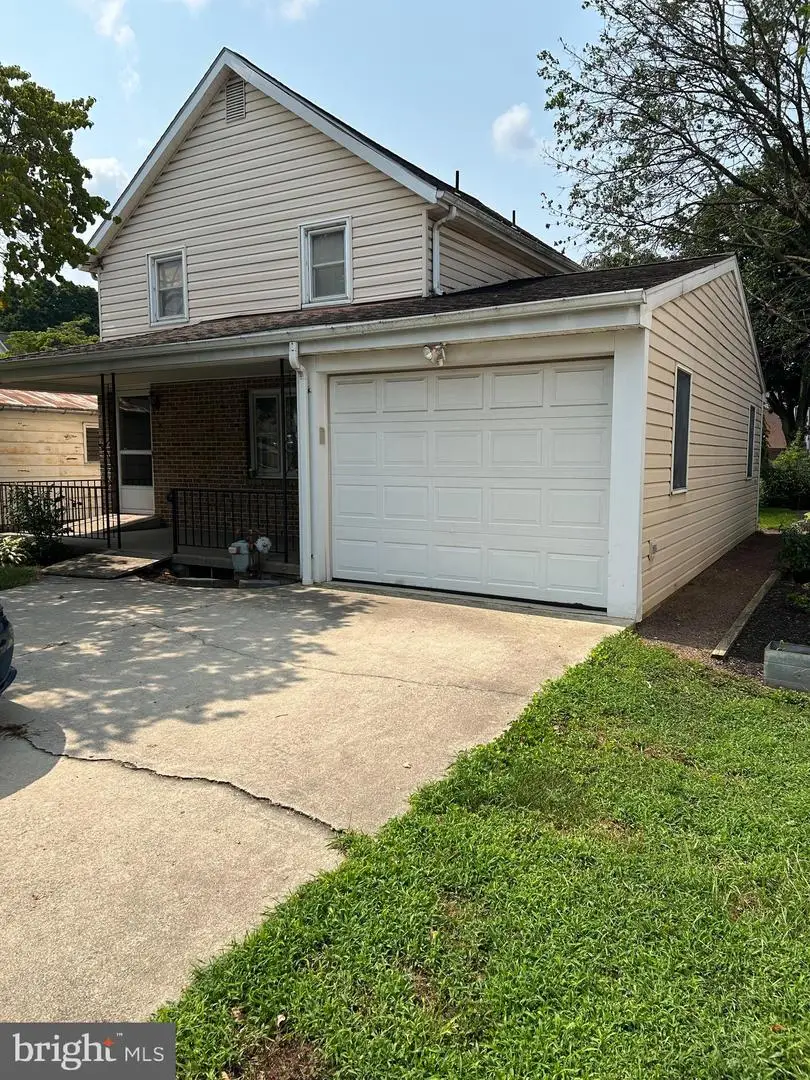 583 Columbia Ave, Sinking Spring, PA 19608 - #1