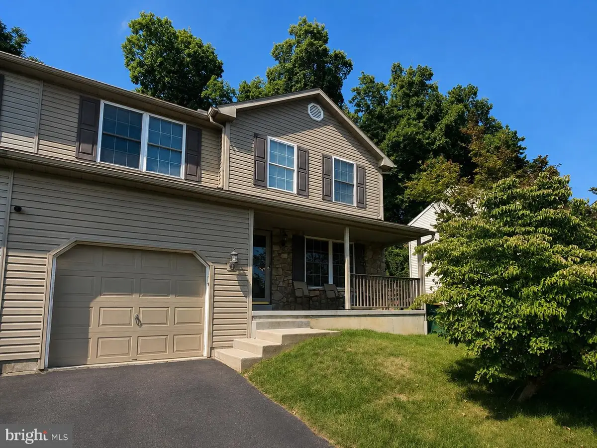 222 Bainbridge Cir, Reading, PA 19608 - #1