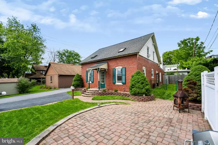 2129-r Spring St, West Lawn, PA 19609 - #3