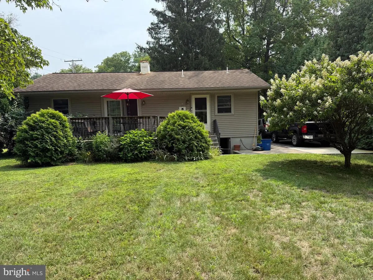 5 Wood Ln, Reading, PA 19606 - #1