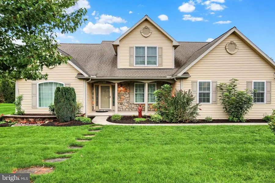 301 Valley Ct, Sinking Spring, PA 19608 - #2