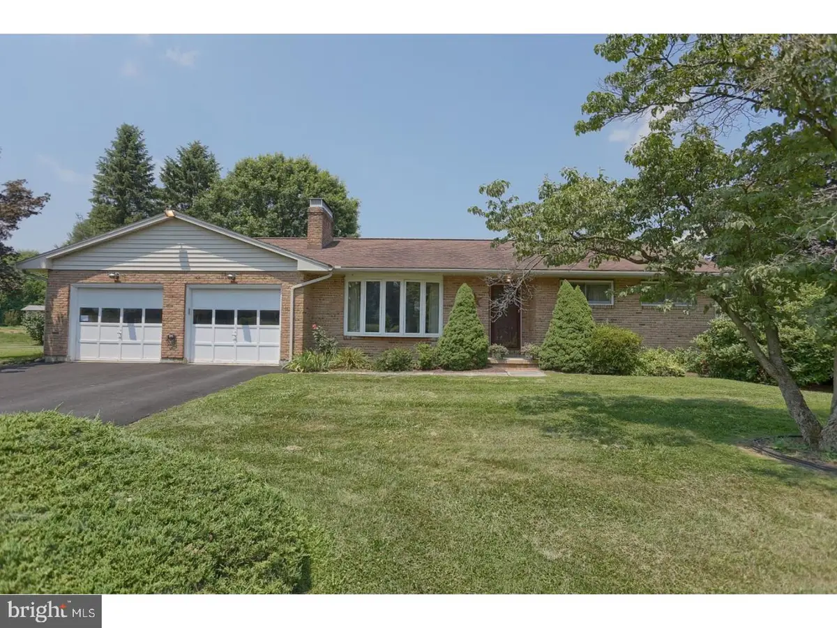 271 Maple Dr, Morgantown, PA 19543 - #1