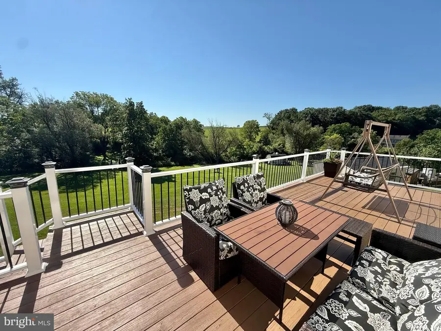 184 Pond View Dr, Hamburg, PA 19526 - #2