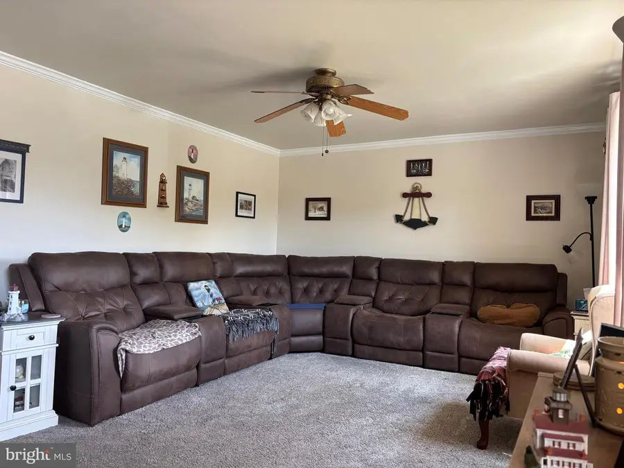 1721 Acorn Dr, Sinking Spring, PA 19608 - #2