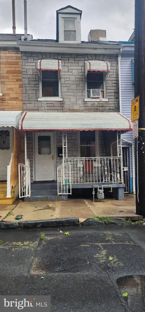 221 Orange St, Reading, PA 19602 - #1