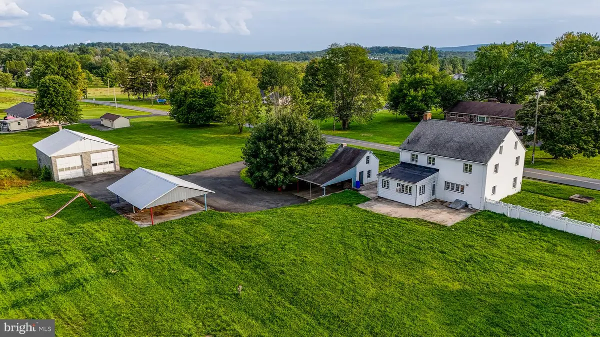 725 Evans Rd, Pottstown, PA 19464 - #1