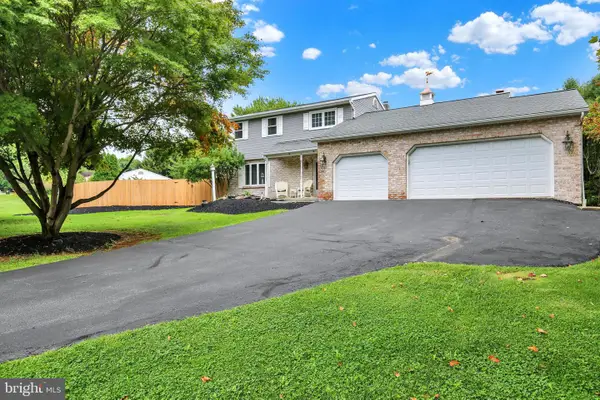 7426 Hillock Ln, READING, PA 19606