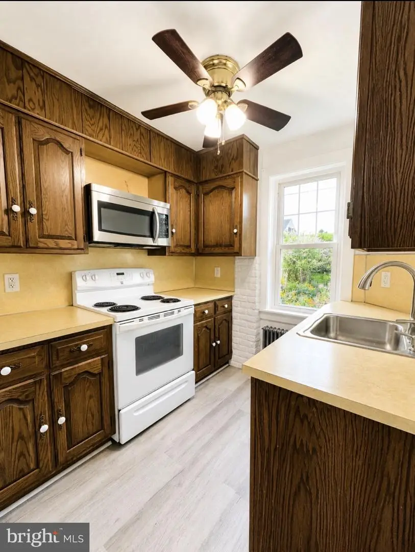 614 Rhoads Ave, Boyertown, PA 19512 - #2