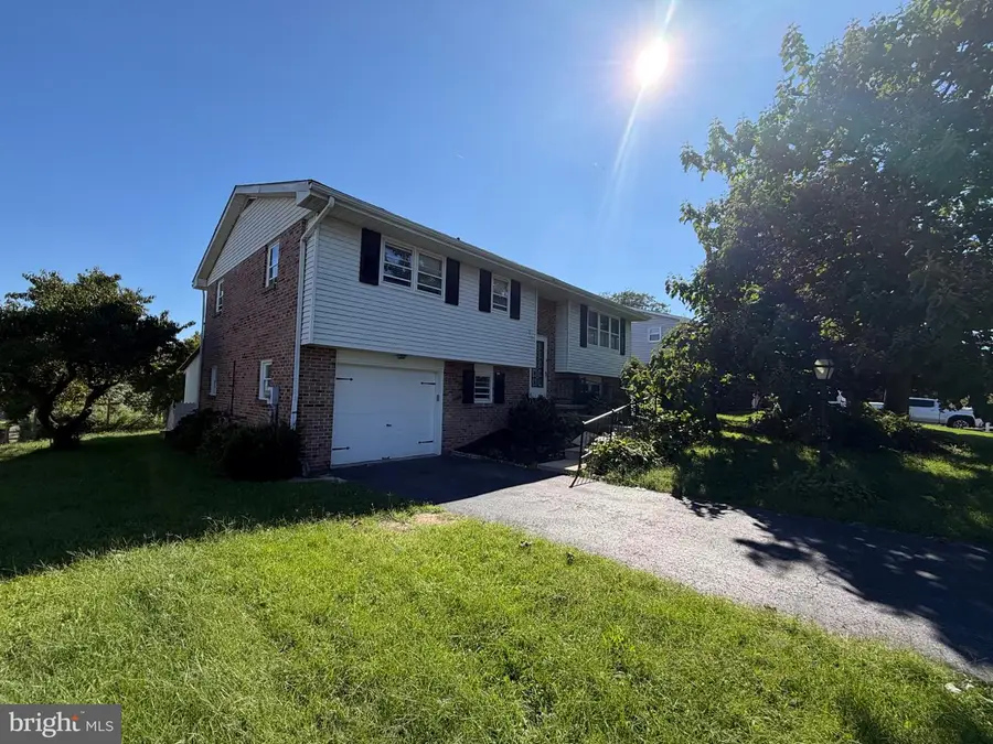 608 Beach St, Reading, PA 19605 - #3