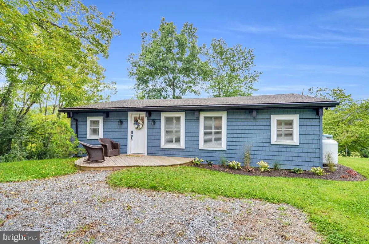 470 N Shore Dr, Lenhartsville, PA 19534 - #1