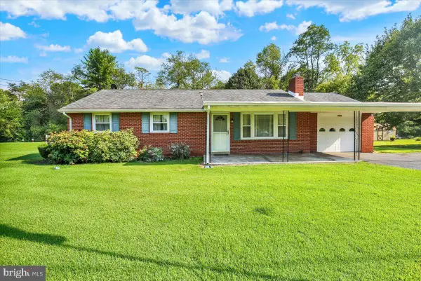 109 Cascades Ln, LEESPORT, PA 19533