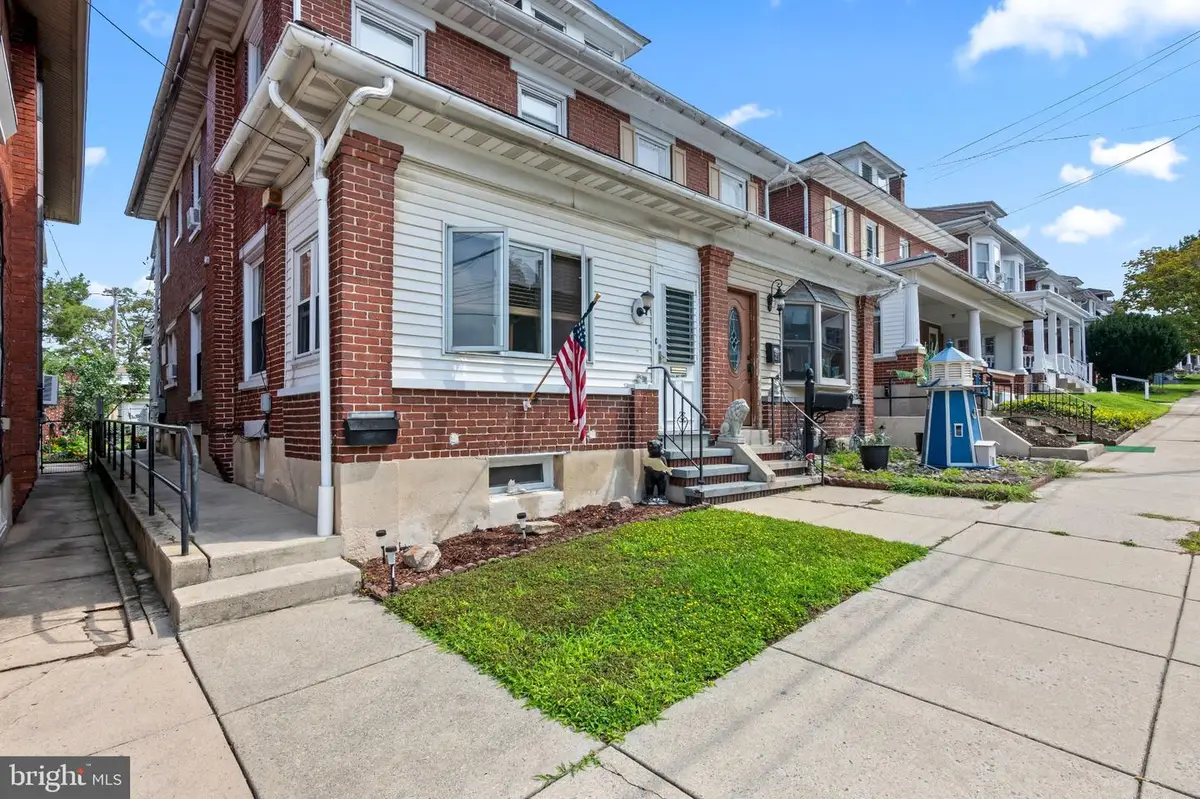 25 Arlington St, Reading, PA 19611 - #1