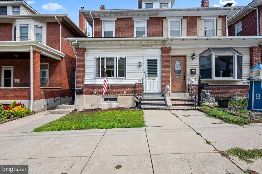 25 Arlington St, Reading, PA 19611 - #2
