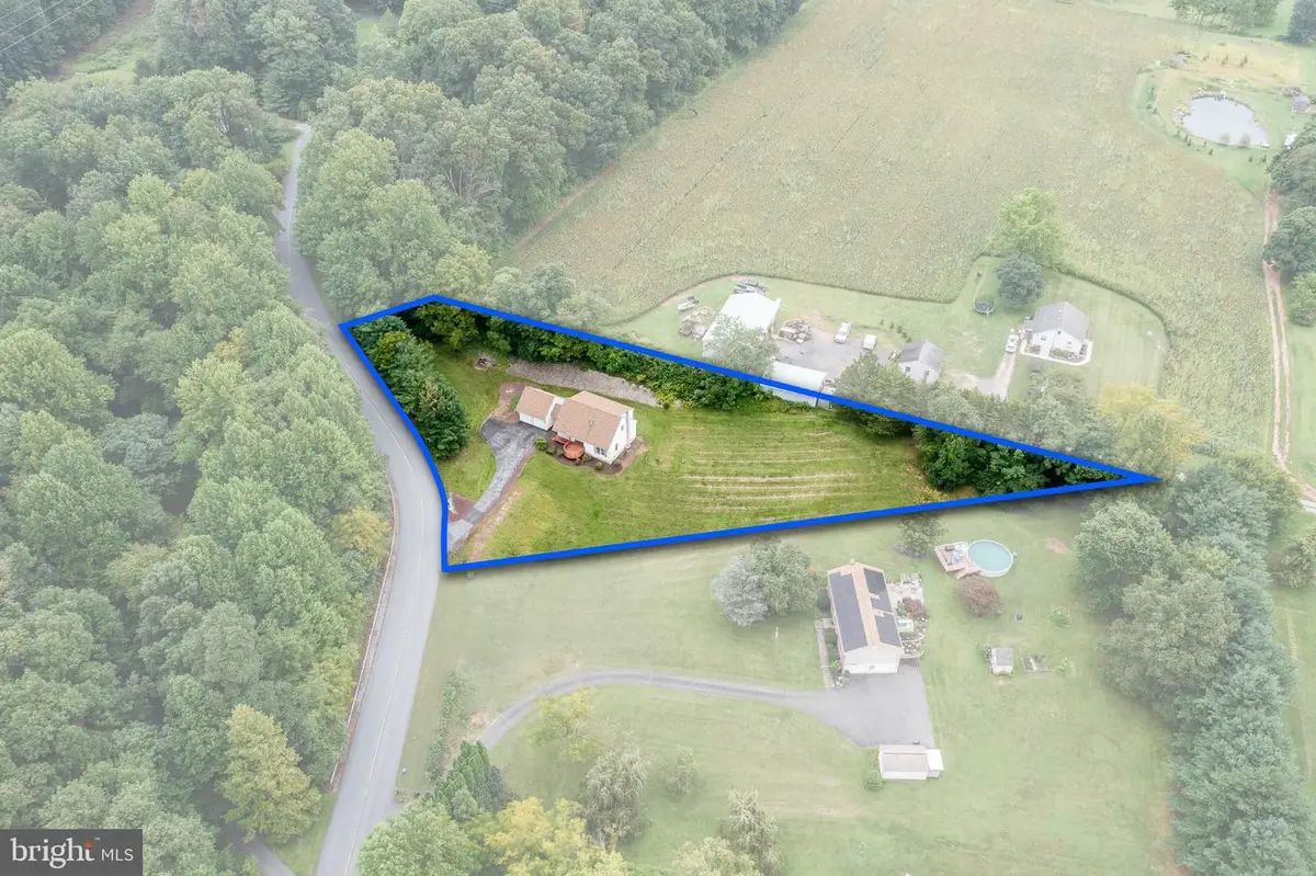 5039 Valley View Rd, Mohnton, PA 19540 - #1