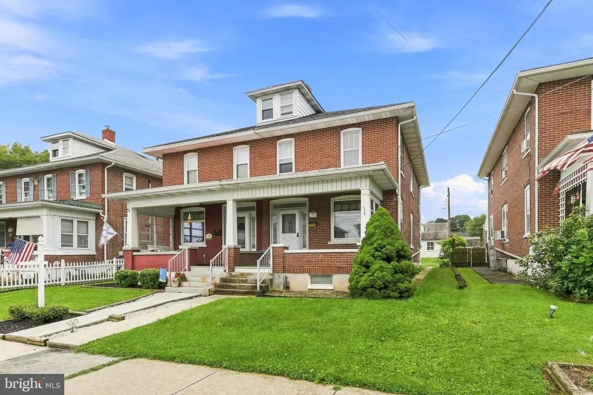 114 E Smith St, Topton, PA 19562 - #1