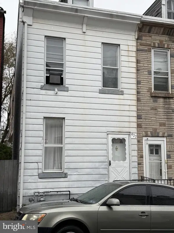 422 Maple St, READING, PA 19602