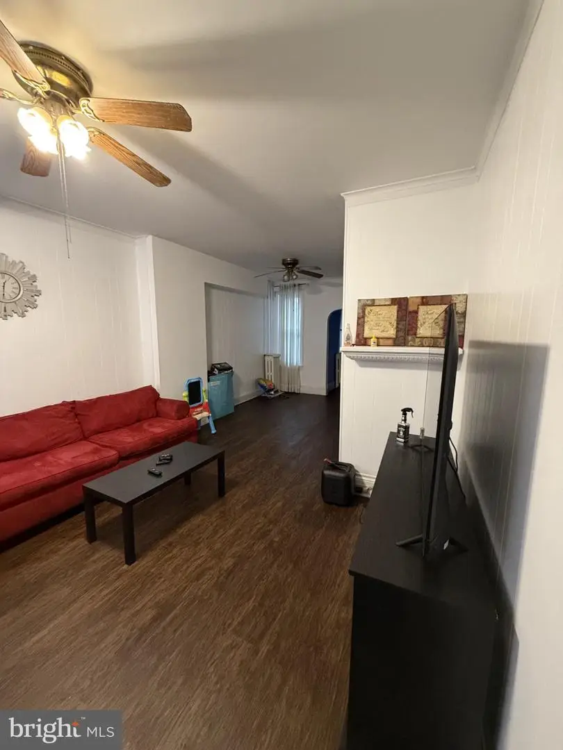 422 Maple St, Reading, PA 19602 - #2