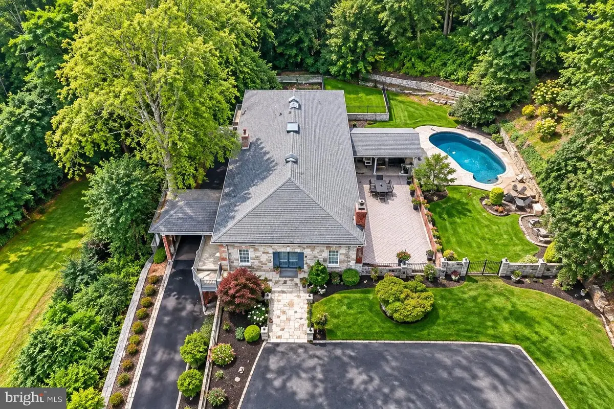 99 Grandview Rd, Wernersville, PA 19565 - #1