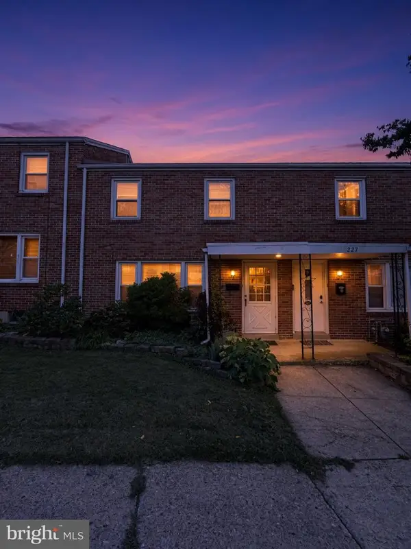 225 S 4th Ave, READING, PA 19611