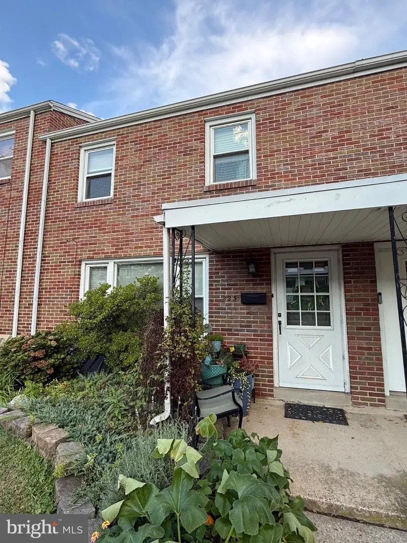 225 S 4th Ave, Reading, PA 19611 - #2